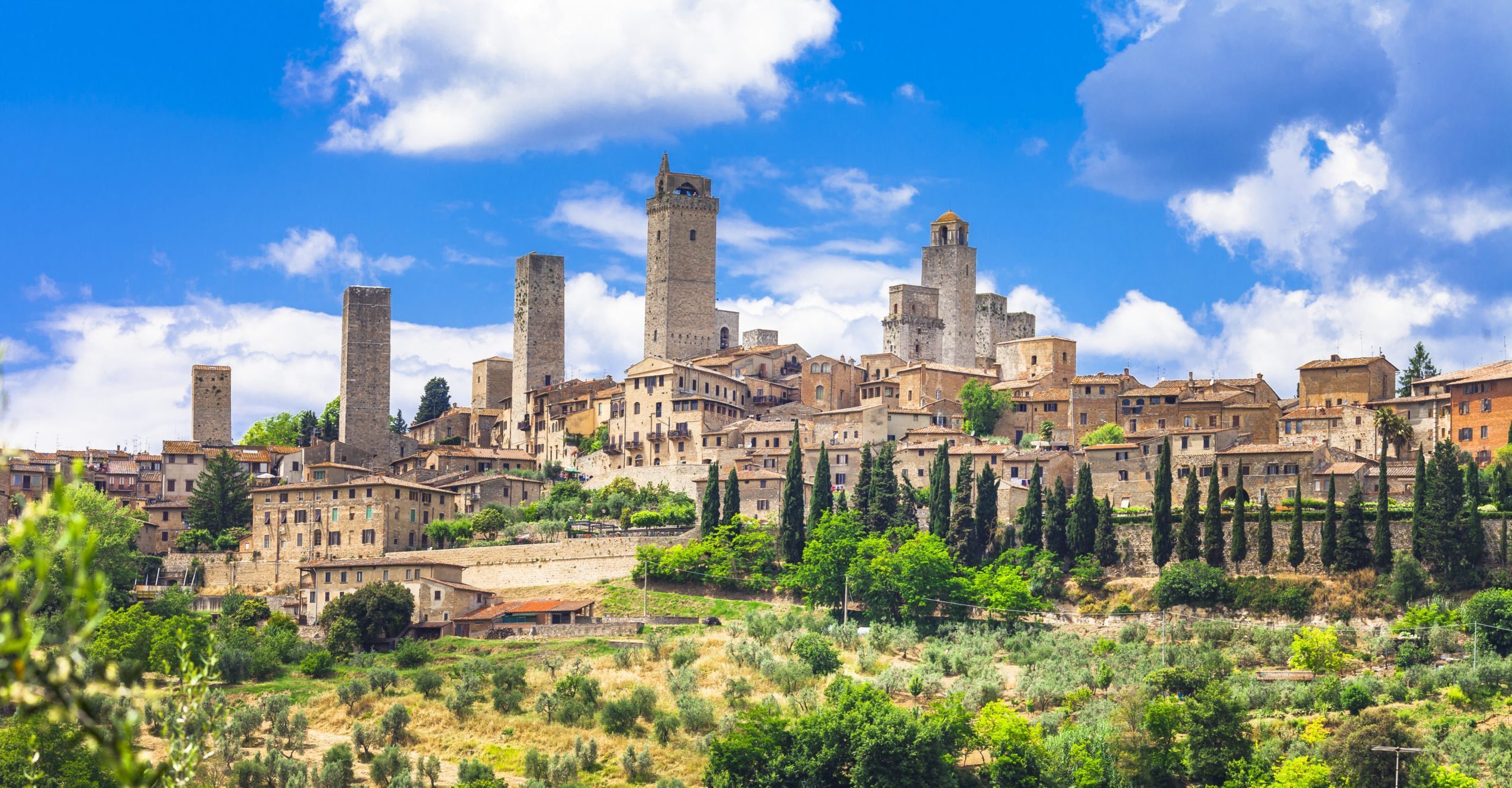 Explore The Medieval Town Of San Gimignano During The Best Of Tuscany Tour