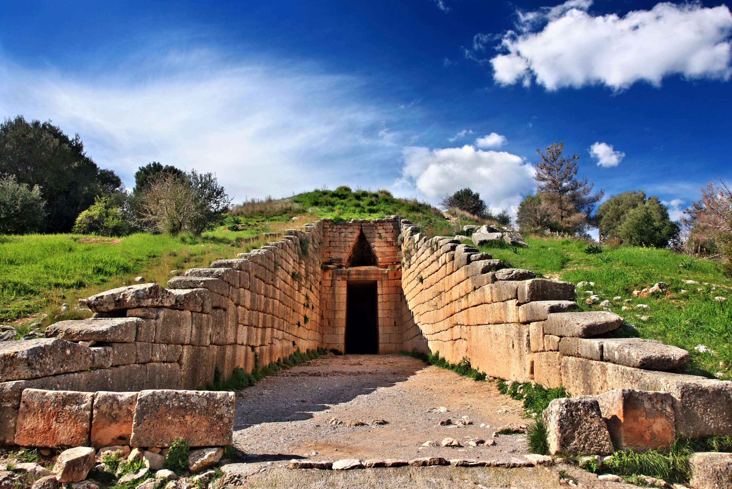Discover The Ancient Ruins Of The Kingdom Of Agamemnon During The On The Greece 4 Day Tour Package From Athens