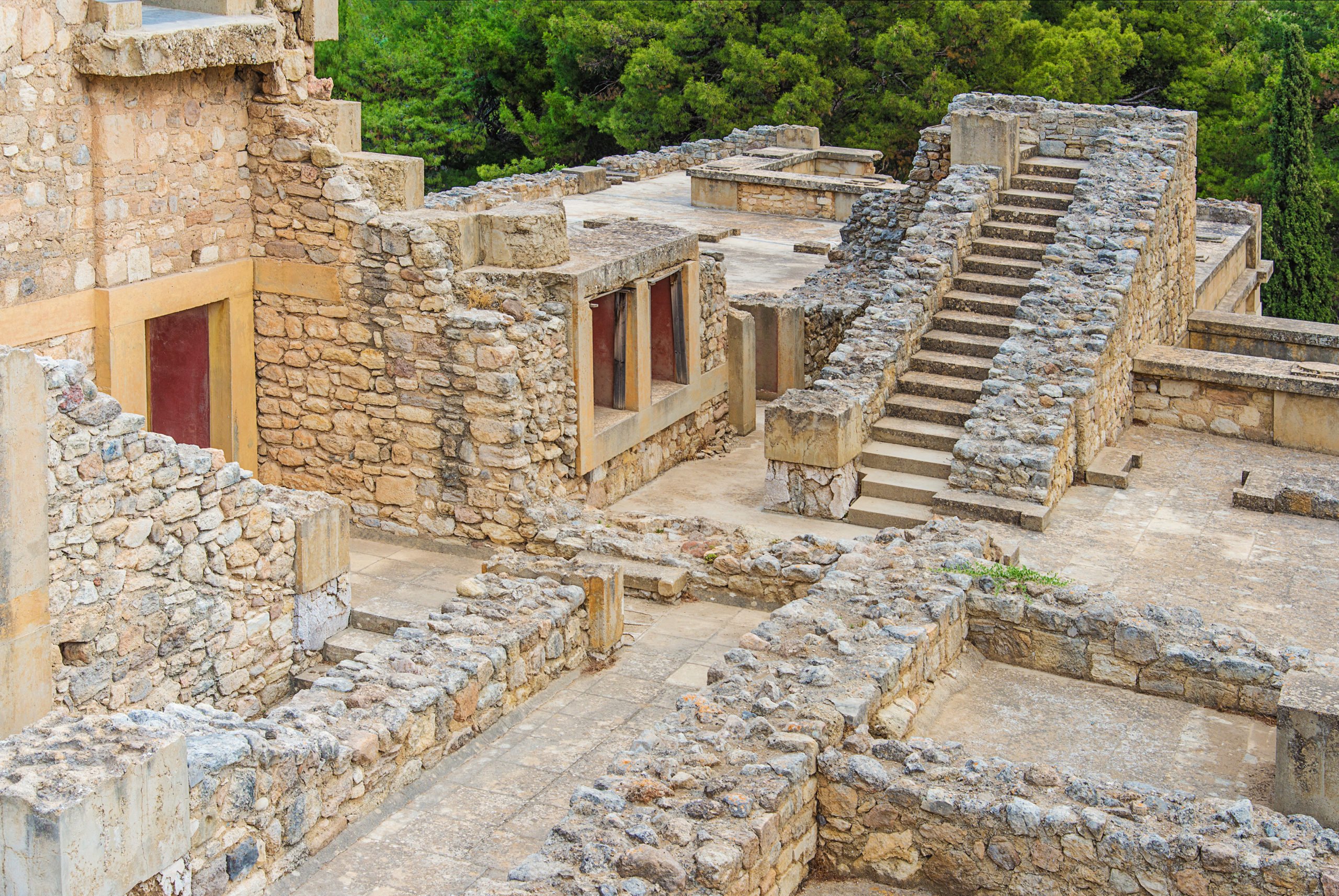Enjoy A Visit Of The Ancient Ruins Of Knossos And The Archaelogical Museum Of Heraklion On The Knossos Palace And Heraklion Archaeological Museum Tour