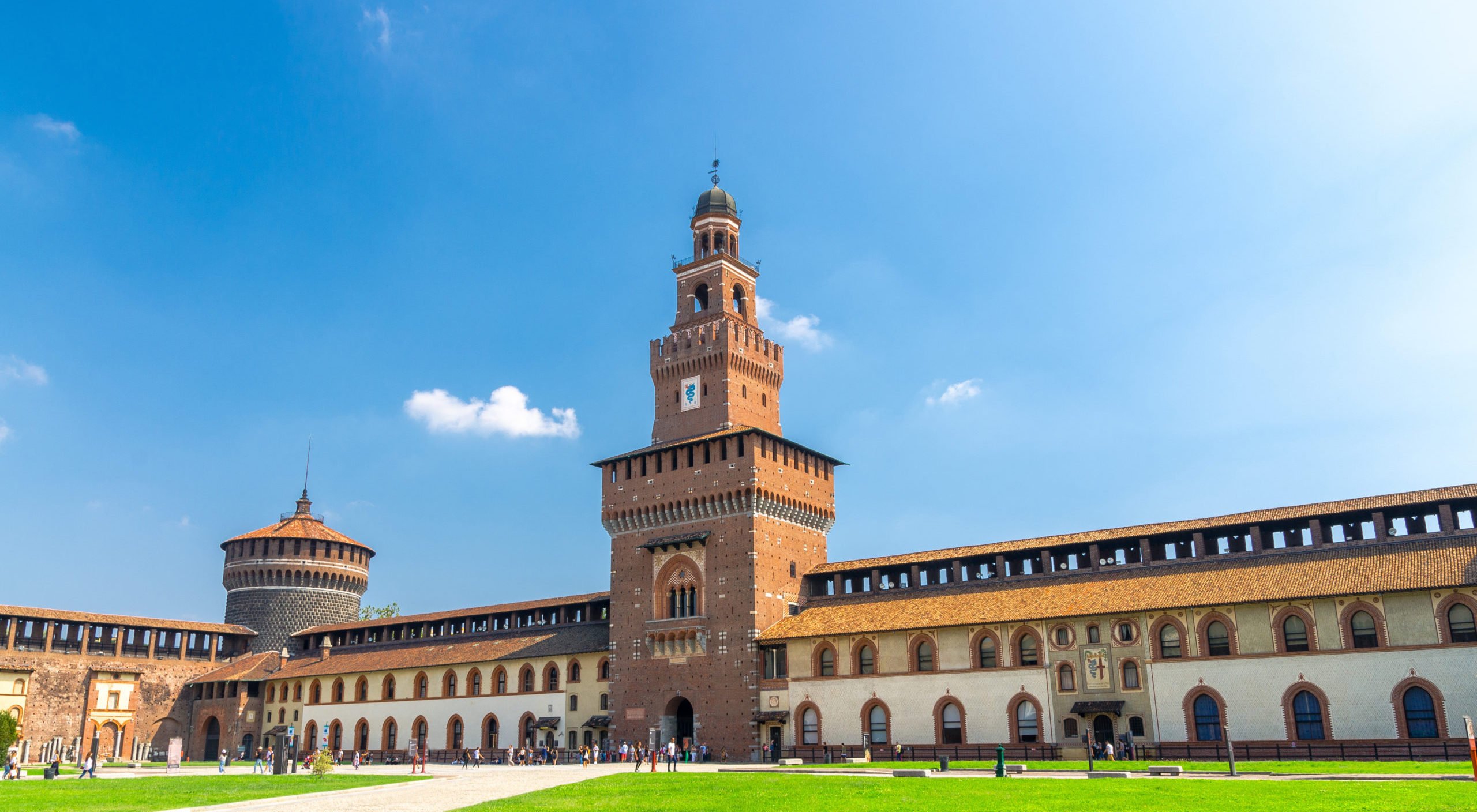 Visit The Famous Sforzesco Castle On The Insider Milan City Tour