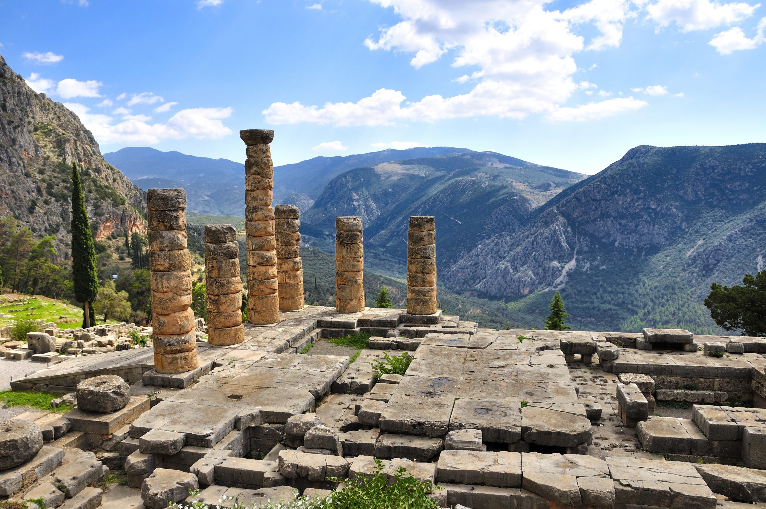 Visit The Famous Site Of The Oracle From Delphi On The Meteora And Delphi 3 Day Tour From Athens By Train