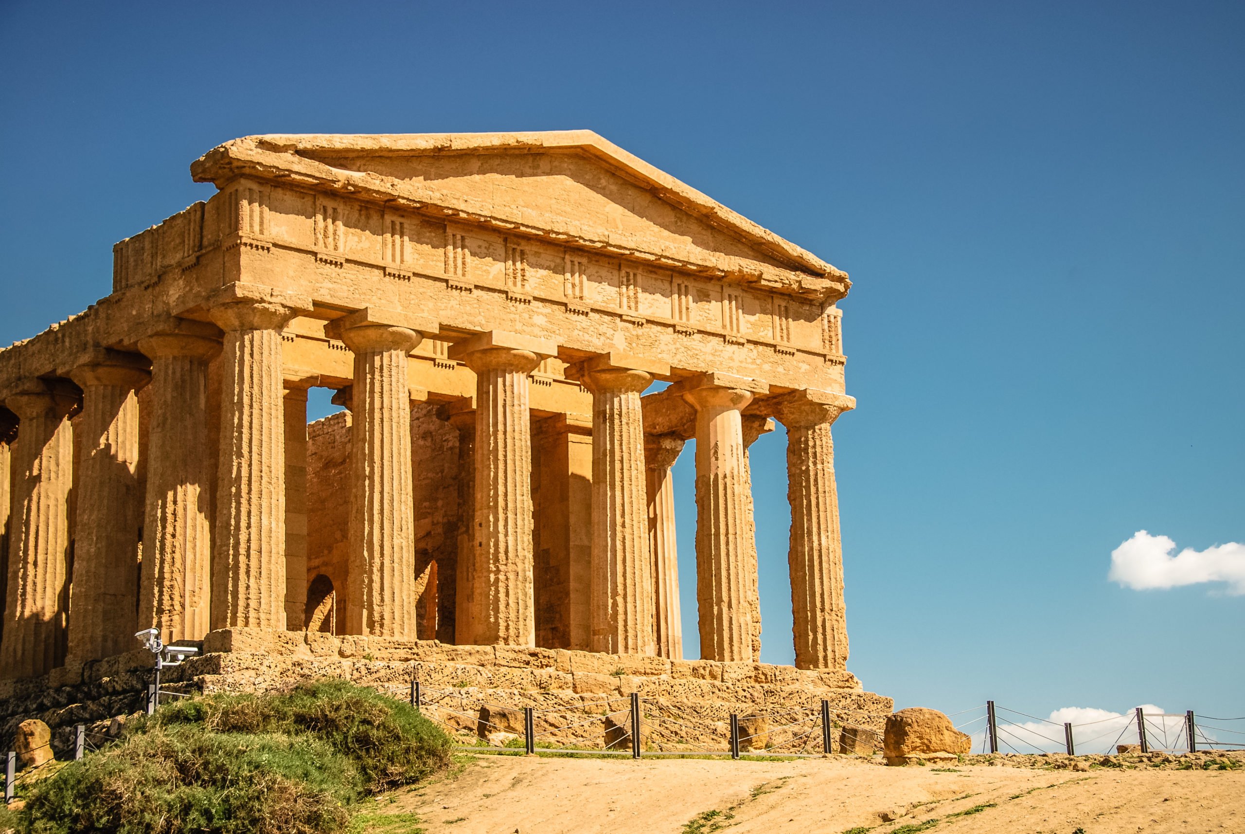 Discover The Famous Valley Of The Temples On The 8 Days Highlights Of Sicily Tour Package