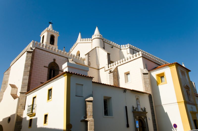 Explore The City Of Evora On The Evora Wine Tasting Tour From Lisbon