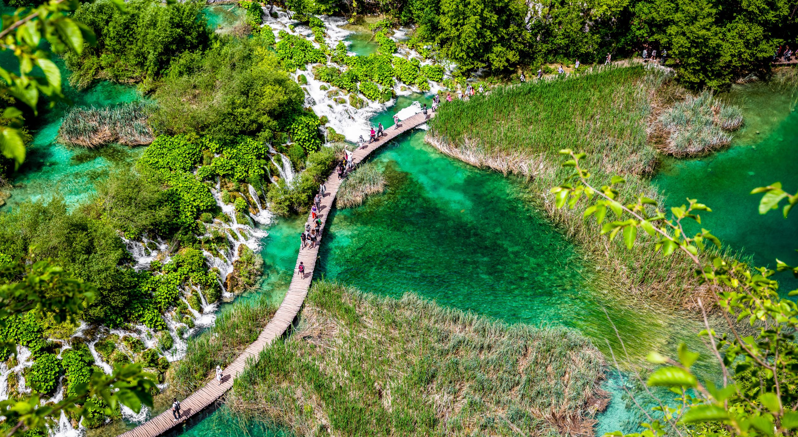 Discover Plitvice National Park On The Best Of Adriatic Sea 11 Day Package Tour (slovenia-croatia-bosnia And Herzegovina-montenegro)