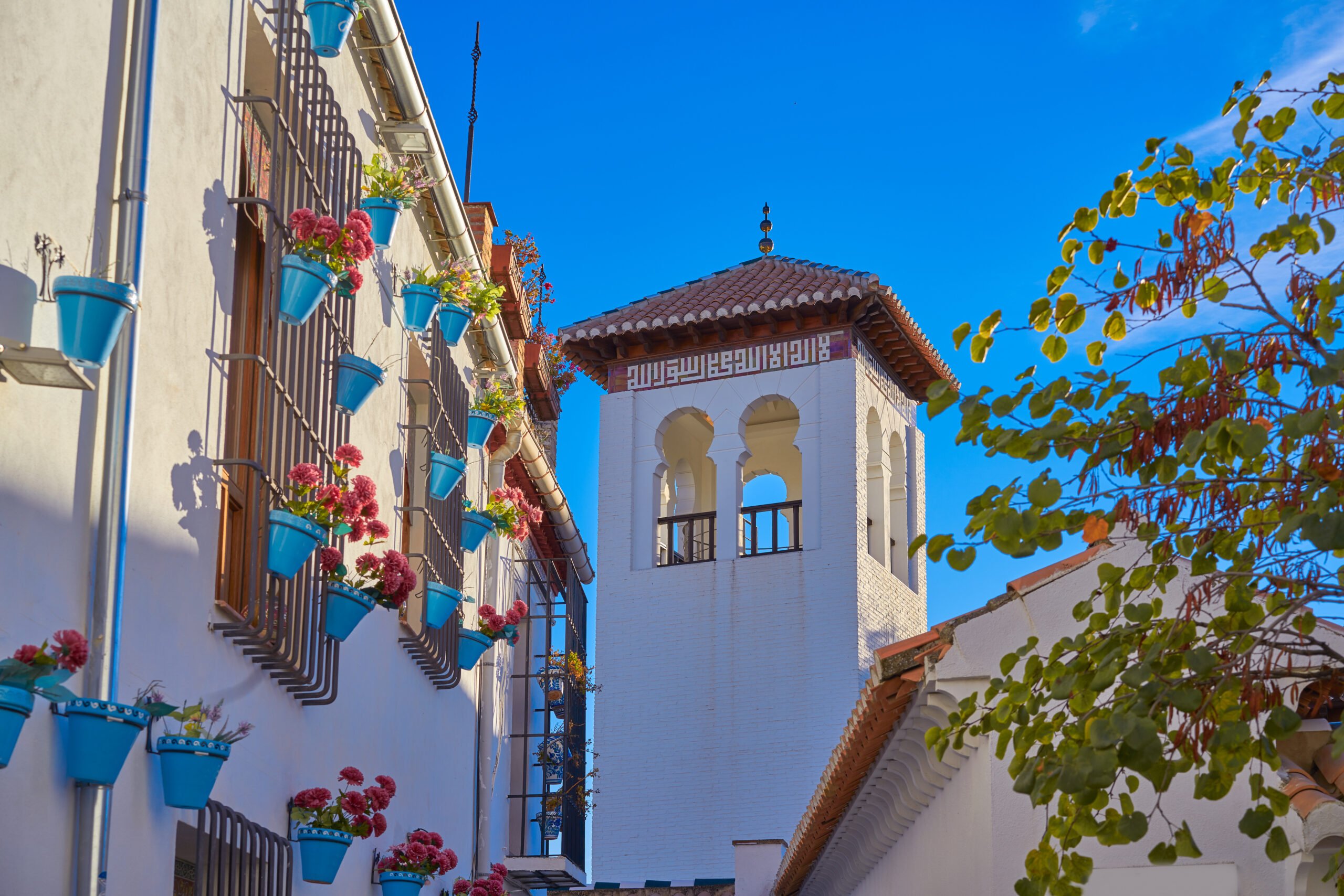 Admire The Famous White Colors And Architecture Of Albaicin On The The Granada Old Town & Albaicin Tapas Tour