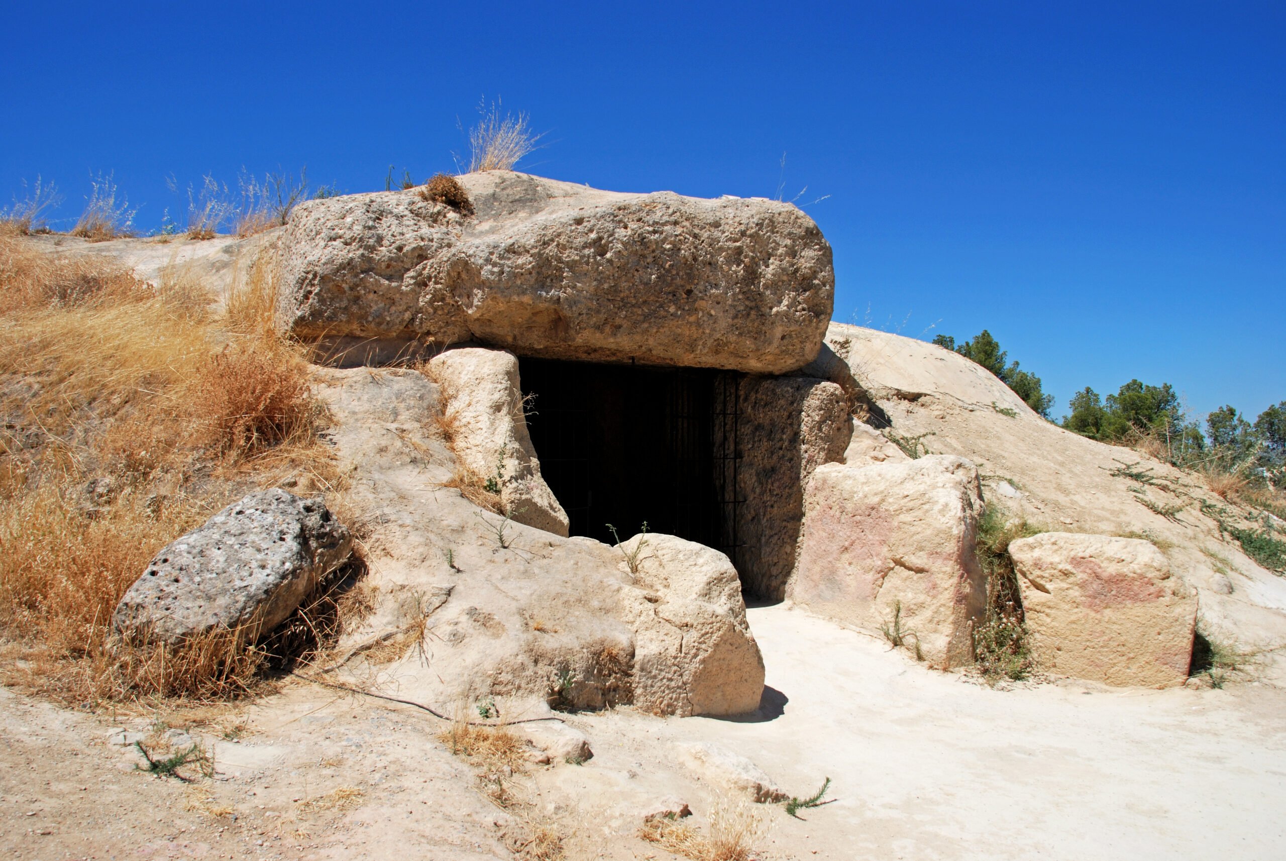 Discover The Dolmenes (burial Sites) On The Torcal De Antequera & Dolmenes Tour From Granada
