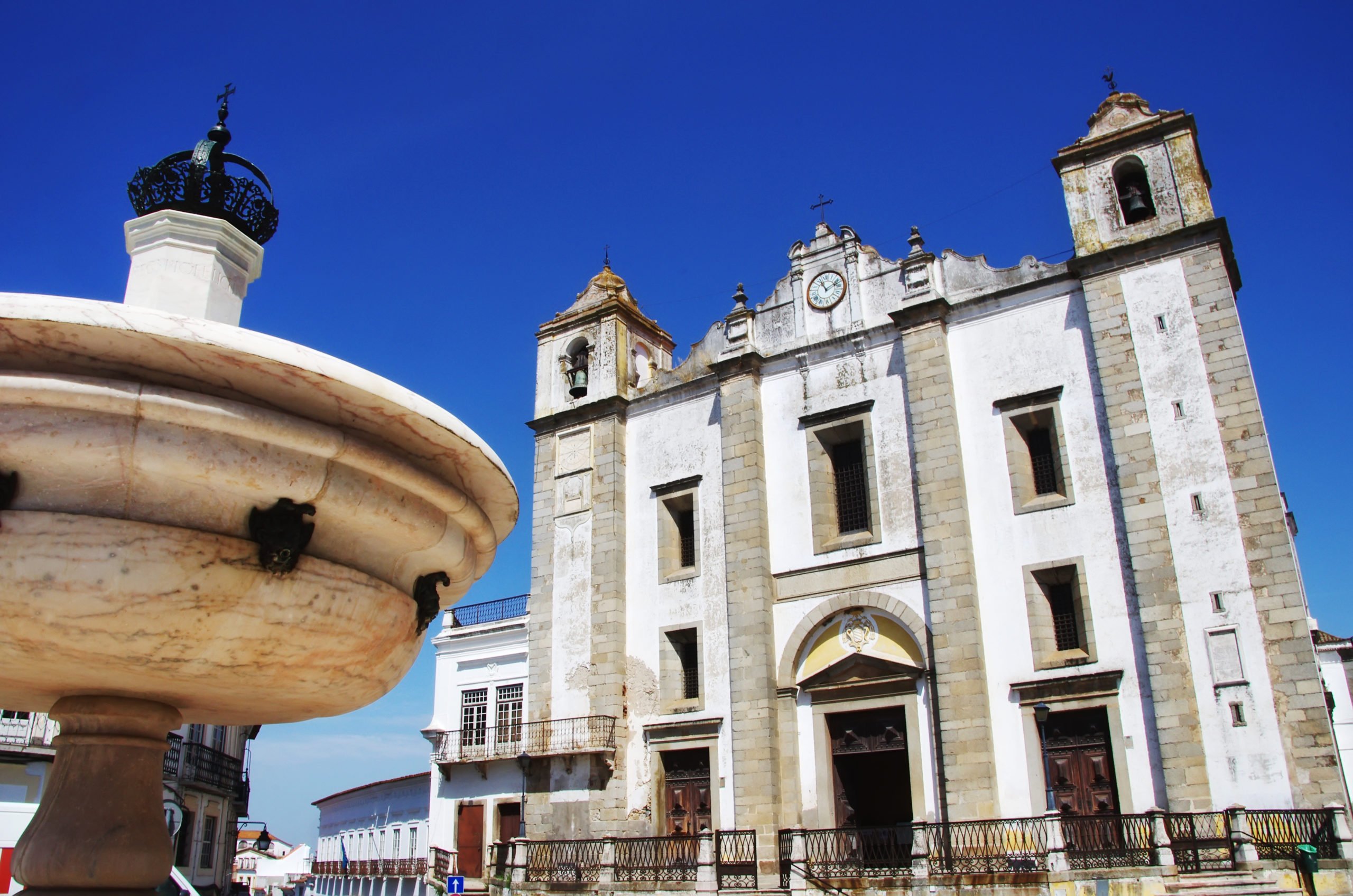 Discover The Beautiful City Of Evora On The South Of Portugal 4 Day Package Tour_59