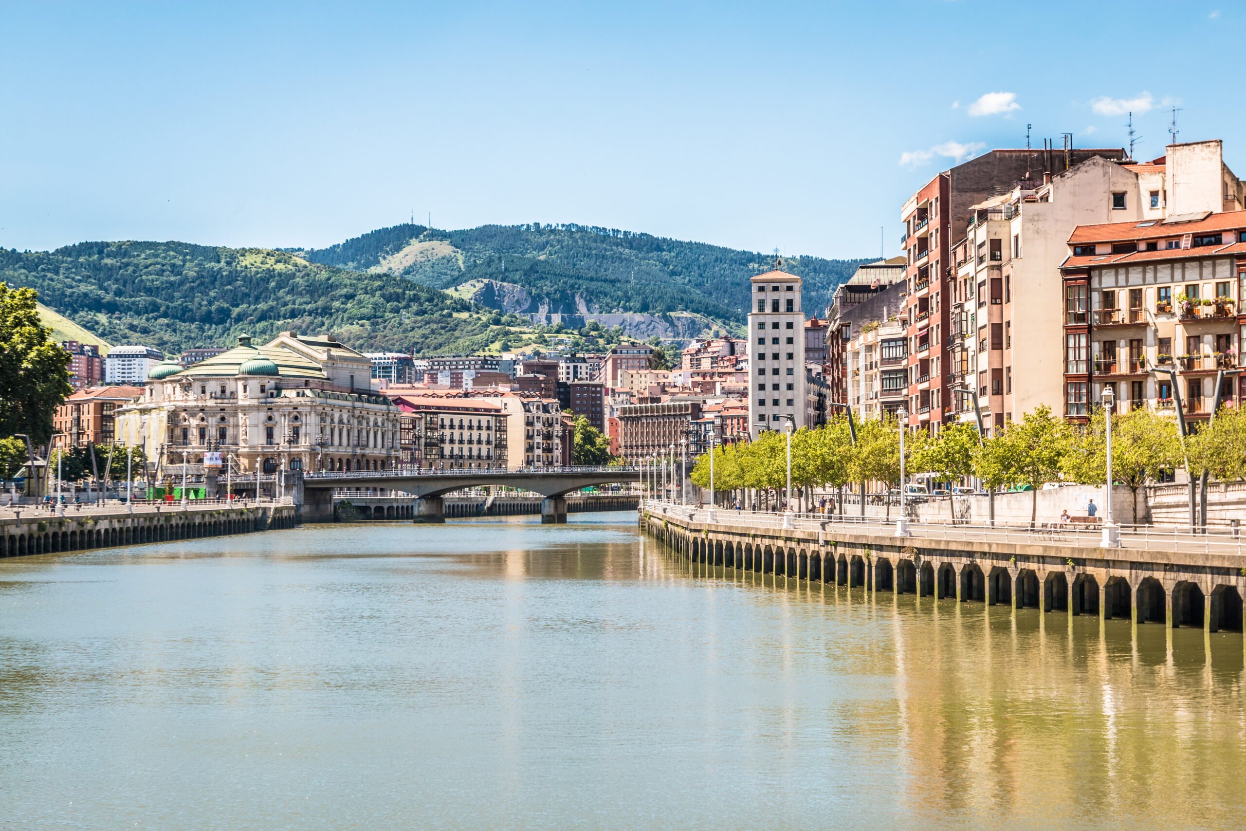 Discover The Riverbank Of Bilbao On The Bilbao Old City Tour
