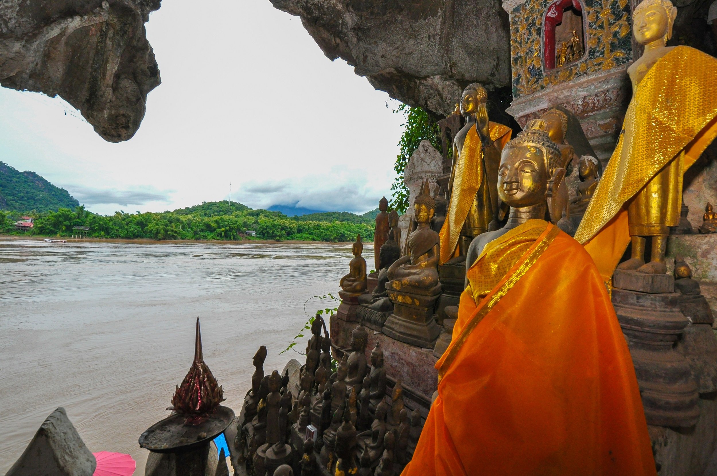 Pac Ou Caves On The Golden Triangle Of Indochina 10 Day Package Tour (vietnam - Laos - Cambodia)