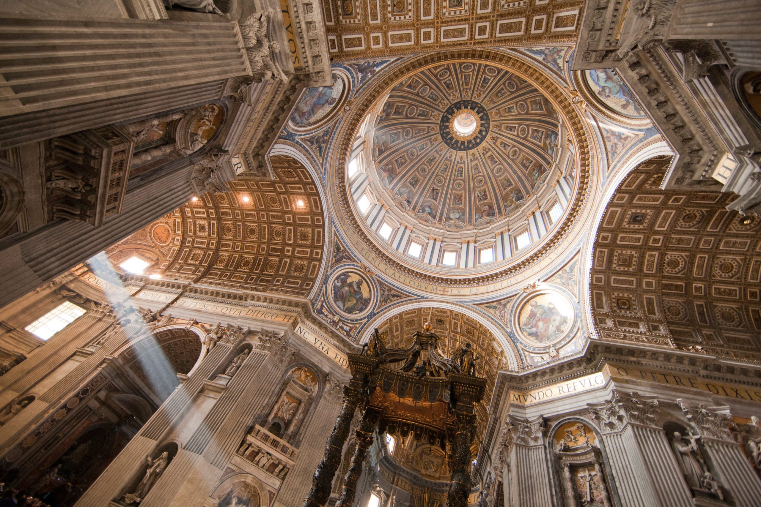 St. Peter's Dome Climb, Basilica & Vatacombs Tour_1