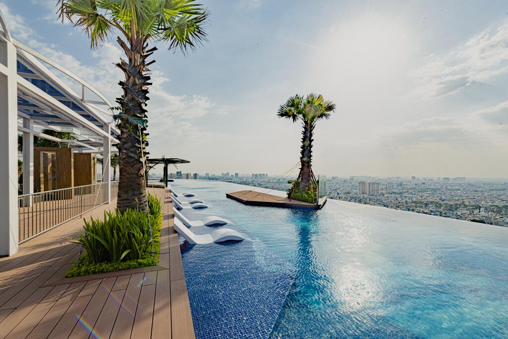 La Vela Saigon Hotel has one of Ho Chi Minh City's best rooftop pools La Vela Saigon Hotel has one of Ho Chi Minh City's best rooftop pools