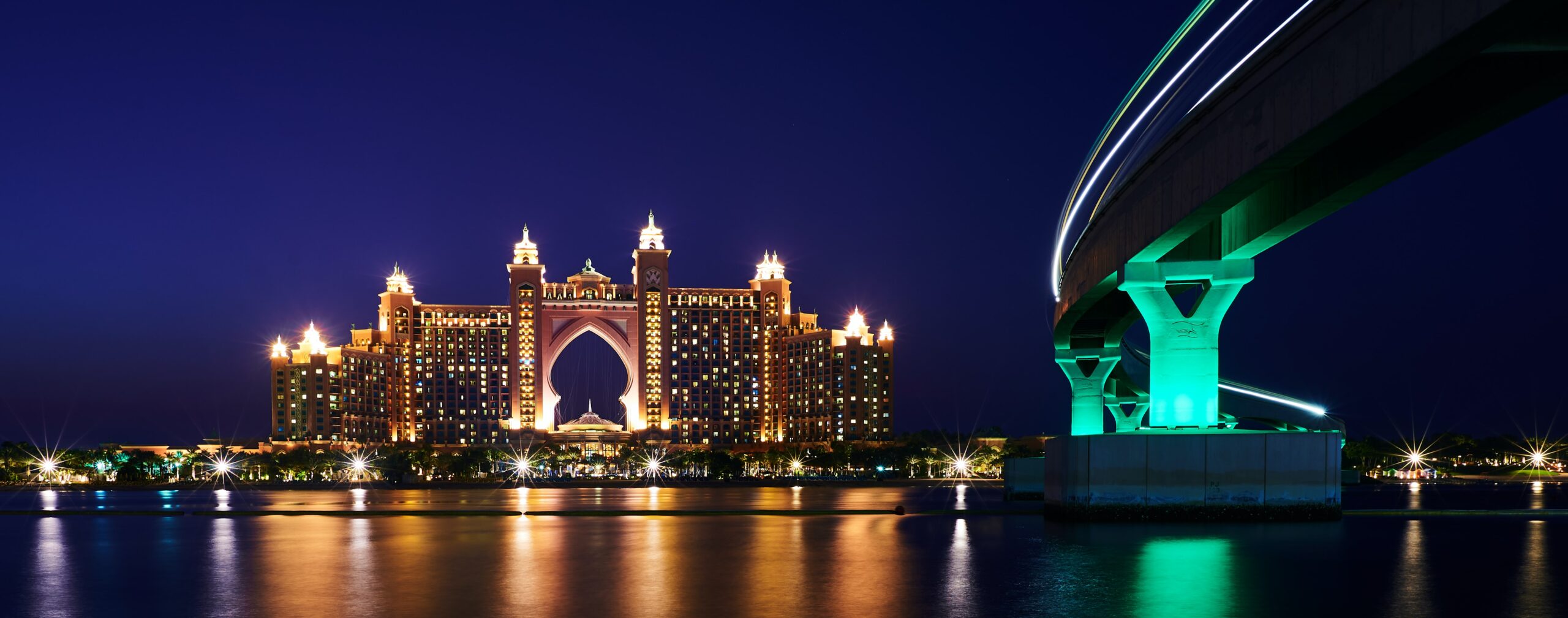 Check Out Atlantis Hotel On Our Dubai Night Tour & Dhow Cruise Dinner