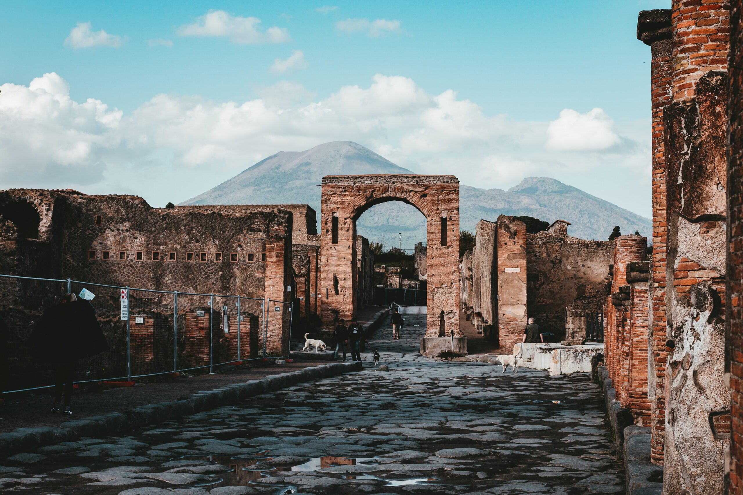 Visit Pompeii On Our 14 Day South To North Italy Tour Package