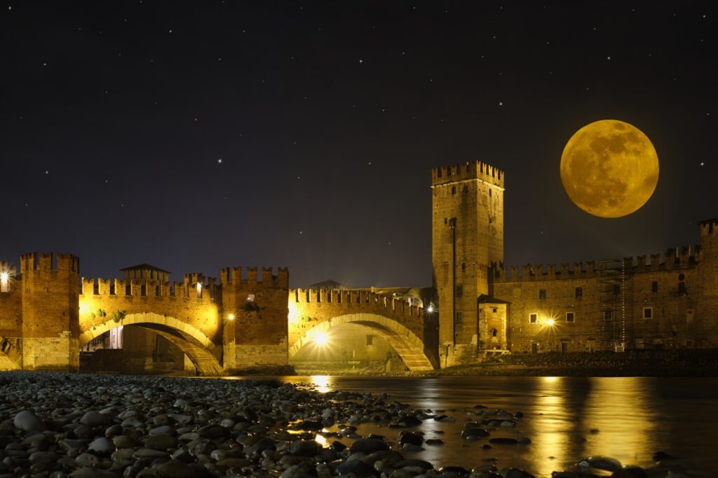 Verona becomes even more romantic at night